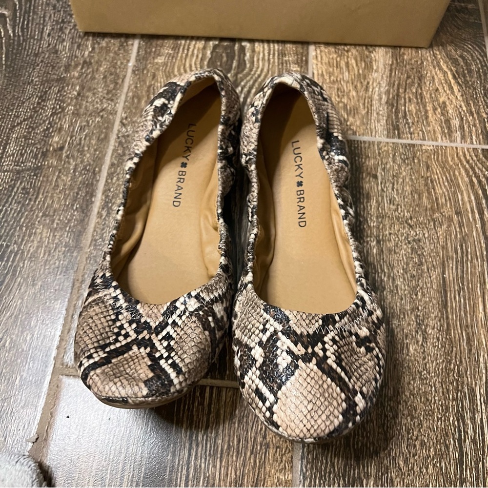 Lucky Brand Women's Snakeskin Pattern Flats